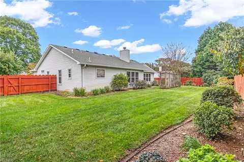 Exterior - 879 Short Line Rd, Virginia Beach, VA 23451 photo 3 of 6