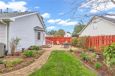 Exterior - 879 Short Line Rd, Virginia Beach, VA 23451 photo 5 of 6
