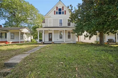 Exterior - 113 W Main St, Wakefield, VA 23888 photo 2 of 7
