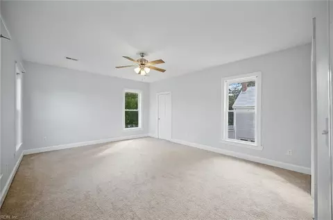 Bedroom - 113 W Main St, Wakefield, VA 23888 photo 6 of 9