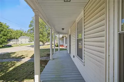 Exterior - 113 W Main St, Wakefield, VA 23888 photo 3 of 7