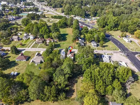 View/Area - 113 W Main St, Wakefield, VA 23888 photo 4 of 4