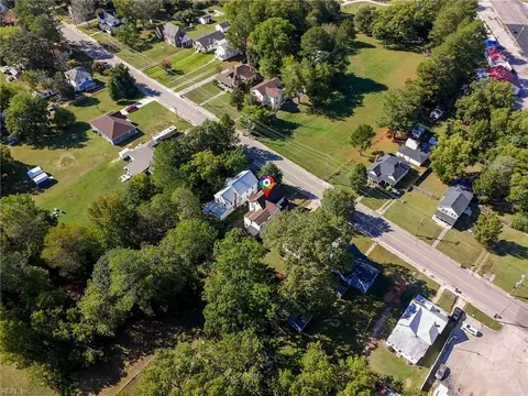 View/Area - 113 W Main St, Wakefield, VA 23888 photo 3 of 4