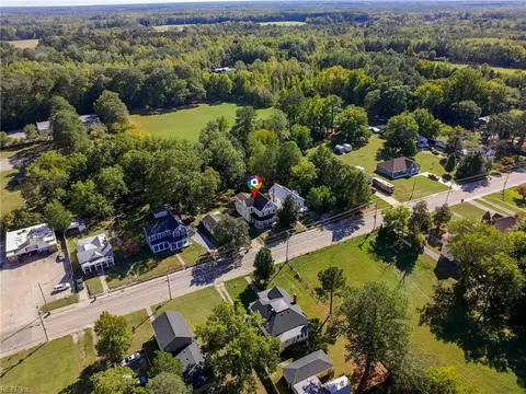 View/Area - 113 W Main St, Wakefield, VA 23888 photo 2 of 4