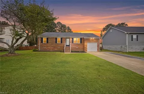 23 Church St, Poquoson, VA 23662