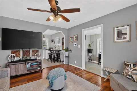 Entry Way - 8007 Glade Rd, Norfolk, VA 23518 photo 5 of 7