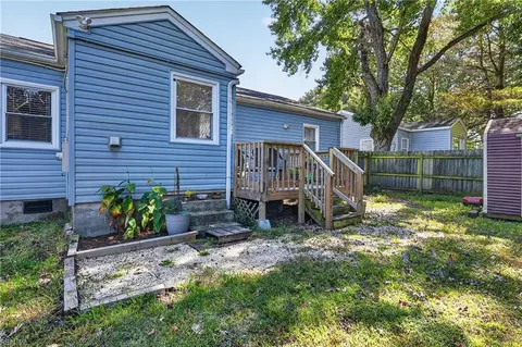 Exterior - 8007 Glade Rd, Norfolk, VA 23518 photo 5 of 7