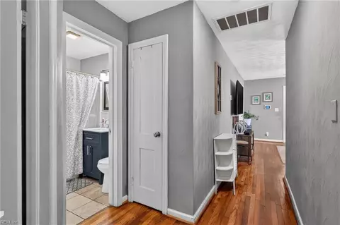 Entry Way - 8007 Glade Rd, Norfolk, VA 23518 photo 7 of 7