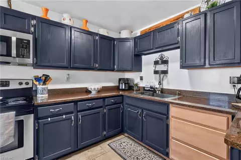 Kitchen - 8007 Glade Rd, Norfolk, VA 23518 photo 3 of 6