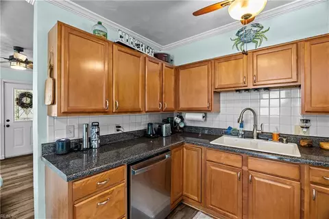 Kitchen - 307 Maycox Ave, Norfolk, VA 23505 photo 2 of 4