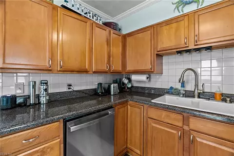 Kitchen - 307 Maycox Ave, Norfolk, VA 23505 photo 4 of 4