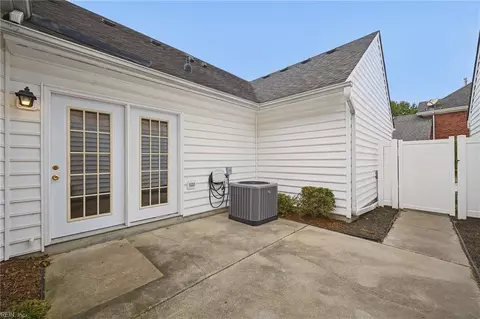 Exterior - 604 Old Fields Arch Arch, Chesapeake, VA 23320 photo 3 of 4