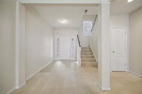 Entry Way - 604 Old Fields Arch Arch, Chesapeake, VA 23320 photo 2 of 5