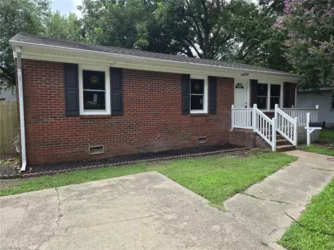 904 Mckinley Ave, Chesapeake, VA 23324