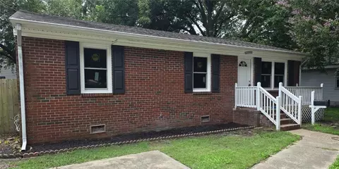 904 Mckinley Ave, Chesapeake, VA 23324