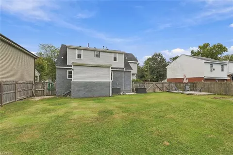 Exterior - 1129 Hazel Ave, Chesapeake, VA 23325 photo 4 of 8