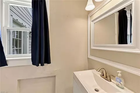 Bath - 1129 Hazel Ave, Chesapeake, VA 23325 photo 1 of 8