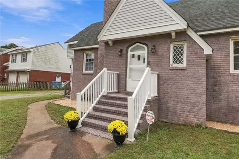 Exterior - 1129 Hazel Ave, Chesapeake, VA 23325 photo 3 of 8