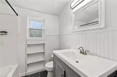 Bath - 1129 Hazel Ave, Chesapeake, VA 23325 photo 5 of 8
