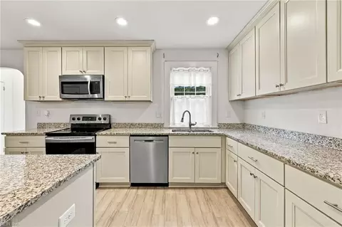 Kitchen - 1129 Hazel Ave, Chesapeake, VA 23325 photo 4 of 5