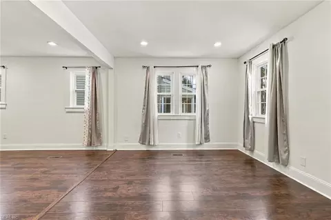 Living - 1129 Hazel Ave, Chesapeake, VA 23325 photo 4 of 5