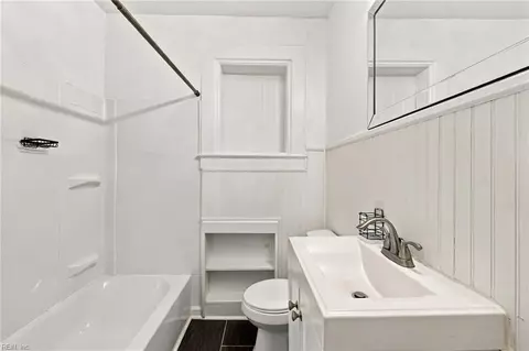 Bath - 1129 Hazel Ave, Chesapeake, VA 23325 photo 2 of 8