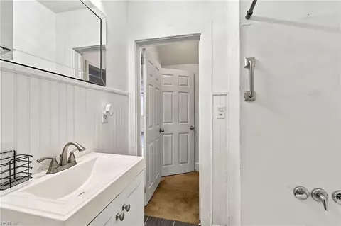 Bath - 1129 Hazel Ave, Chesapeake, VA 23325 photo 3 of 8