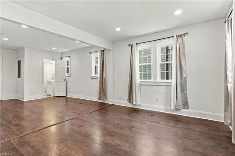 Living - 1129 Hazel Ave, Chesapeake, VA 23325 photo 3 of 5