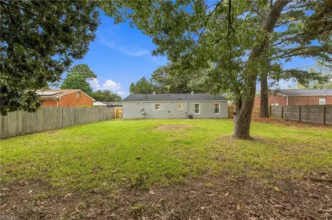 Exterior - 3904 Starboard Rd, Chesapeake, VA 23321 photo 4 of 6