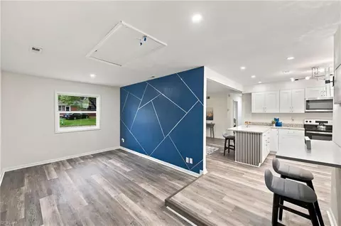 Living - 3904 Starboard Rd, Chesapeake, VA 23321 photo 2 of 2