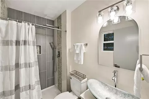 Bath - 3904 Starboard Rd, Chesapeake, VA 23321 photo 2 of 2