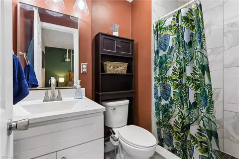 Bath - 111 Deerfield Blvd, Hampton, VA 23666 photo 3 of 5