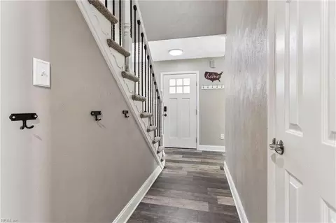 Entry Way - 111 Deerfield Blvd, Hampton, VA 23666 photo 2 of 3