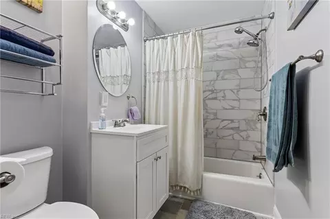 Bath - 111 Deerfield Blvd, Hampton, VA 23666 photo 2 of 5