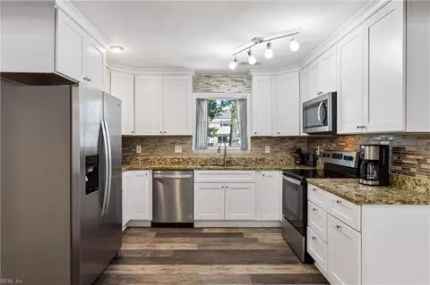 Kitchen - 111 Deerfield Blvd, Hampton, VA 23666 photo 2 of 4