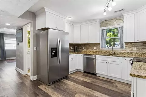 Kitchen - 111 Deerfield Blvd, Hampton, VA 23666 photo 3 of 4