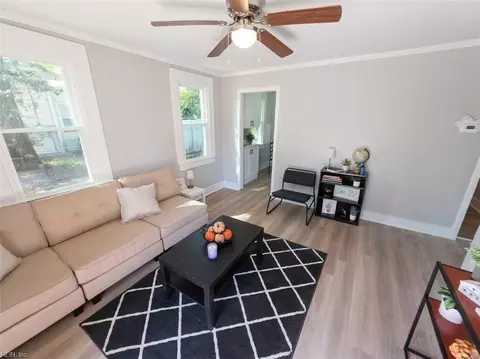 47 E Pollux Cir, Portsmouth, VA 23701
