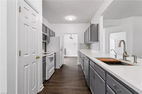 125 Brightwood Ter, Yorktown, VA 23690