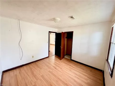 Bedroom - 6 Crestwood Cir, Hampton, VA 23669 photo 6 of 6