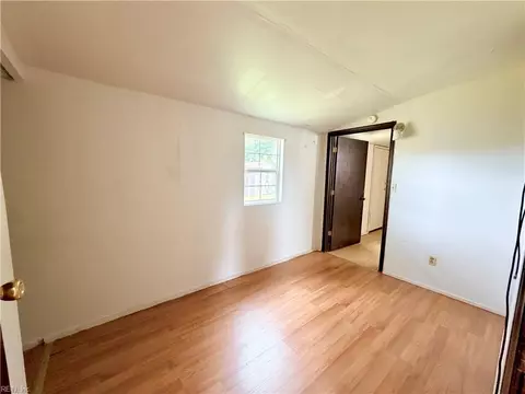 Bedroom - 6 Crestwood Cir, Hampton, VA 23669 photo 1 of 6