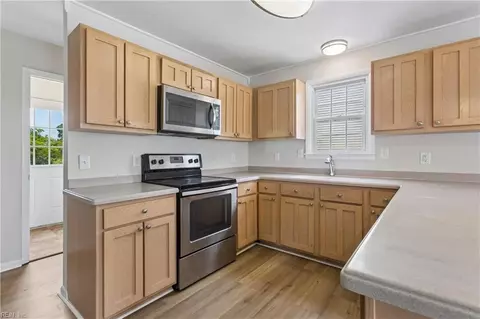 Kitchen - 11 Bonita Dr, Hampton, VA 23664 photo 1 of 4