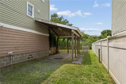 Exterior - 11 Bonita Dr, Hampton, VA 23664 photo 6 of 9
