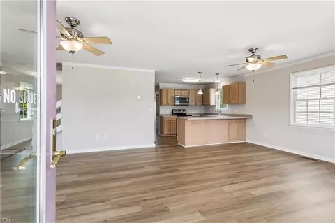 Living - 11 Bonita Dr, Hampton, VA 23664 photo 1 of 8