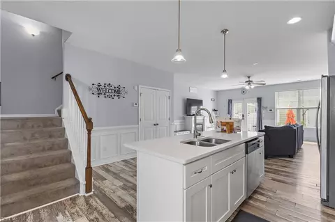 Entry Way - 1023 E Ocean View Ave, Norfolk, VA 23503 photo 1 of 6
