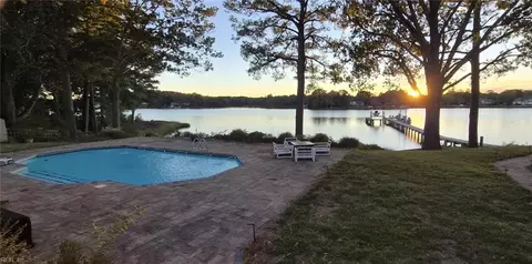 1249 N Inlynnview Rd, Virginia Beach, VA 23454