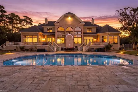 1249 N Inlynnview Rd, Virginia Beach, VA 23454