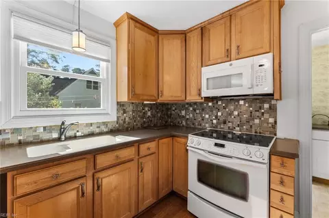 Kitchen - 6514 Wyncote Ave, Gloucester, VA 23061 photo 3 of 5