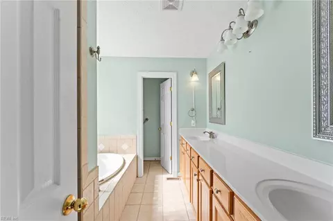 Bath - 6514 Wyncote Ave, Gloucester, VA 23061 photo 2 of 5