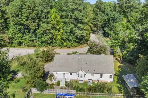 View/Area - 6514 Wyncote Ave, Gloucester, VA 23061 photo 3 of 4
