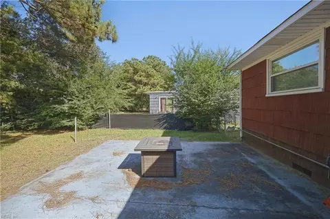 Exterior - 4600 Larkin St, Norfolk, VA 23513 photo 3 of 6